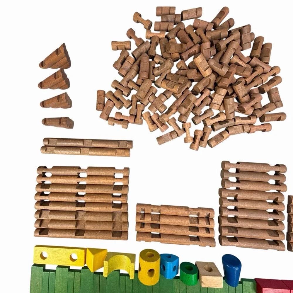 Lincoln Logs 162 Piece Mixed Set Wooden Building Toy Cabin Plus 20 Random Blocks - Picture 4 of 7